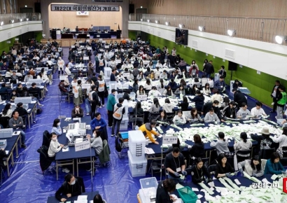 '민주당 압승'이라더니 개표는 국민의힘 우세?…"왜 차이가 나는 걸까"