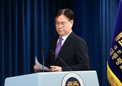 [용산통신]수석급 참모진 전원 사의…혼돈의 대통령실 