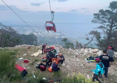 튀르키예 케이블카 사고로 8명 사상…180여명 공중 고립