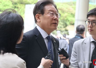검찰, '경기도 법카 유용 의혹' 이재명 부부 소환 통보(상보)