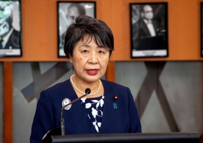 "낳지 않으면 무엇이 여성"…日 외무상 유세 발언 논란