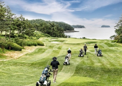 청소인력 3200만원 vs 청소로봇 5000만원