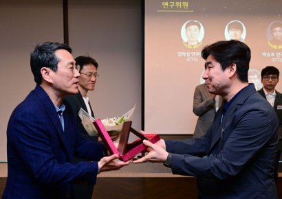 LG전자, 신임 연구·전문위원 선발…조주완 "고성과 조직 전환에 앞장 부탁"