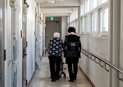 91세 돌보는 71세 이웃 "언니 도시락 배달은 내가"[시니어하우스]