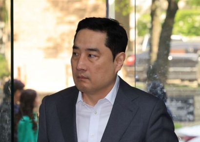 “조민 포르쉐 탄다” 강용석·김세의, 명예훼손 혐의 2심 무죄