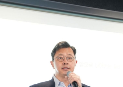 '4600억 증여' 최재원…주식 다 팔아 세금 내고 1200억 남아