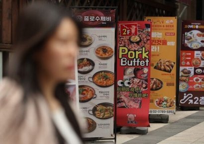 냉면·김밥·치킨·햄버거 줄줄이 상승…'공포의 가정의 달'