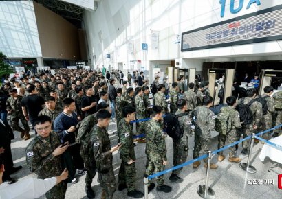 [포토] 취업박람회 참가한 국군장병들