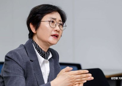 18년 만에 변하는 국민연금…'컨트롤타워' 이스란 "걱정은 되지만 변화 기대"