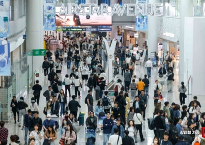 [포토] 여행객들로 붐비는 인천공항 면세구역