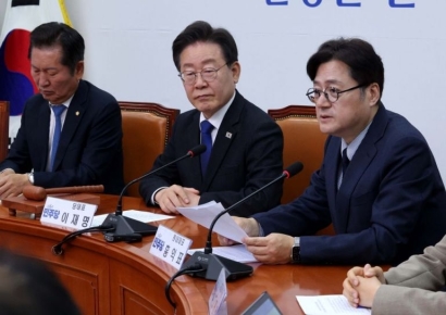 [포토] 홍익표 "원내대표로 해야 할 일 마지막까지 마무리"
