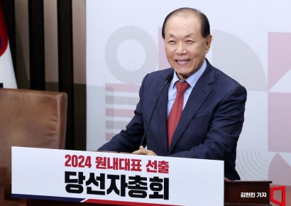 [포토] 인사말 하는 황우여 비대위원장