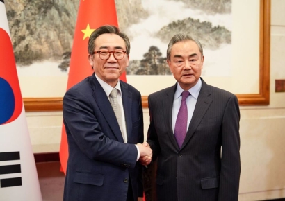 4시간에 걸친 대화…'협력' 방점 찍은 韓中 외교장관