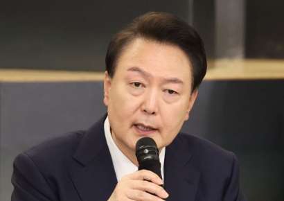 尹 대통령·수낵 英총리 "AI 원칙, 혁신·안전·포용성 제시"