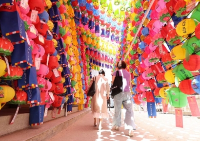 尹대통령 "부처님 마음 새겨 민생 작은 부분까지 꼼꼼히 챙길 것"