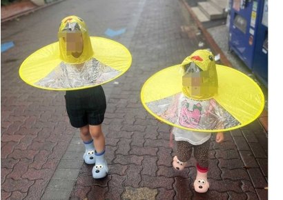 "오리야,UFO야"…일본서 난리난 어린이용 우비