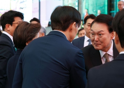 조국 "유죄 판결 없어도 탄핵 가능…임계점 넘는 순간 올 것"