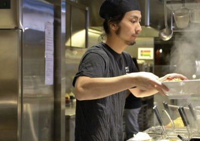"1000엔 짜리 라멘 누가 먹겠냐"…'사중고' 버티는 일본 라멘집