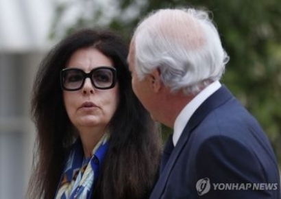 '1000억 달러 초슈퍼리치' 역대 최다…최초 여성도 탄생