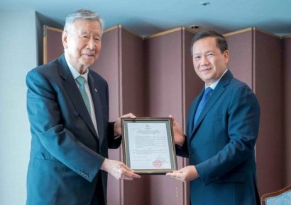 이중근 부영 회장, 캄보디아 총리 고문 위촉