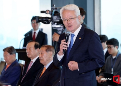 [포토] 발언하는 정의화 상임고문단 회장