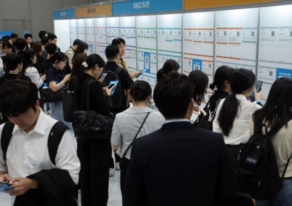 대기업 신입 20% 덜 뽑고 50대 직원 늘었다…고용정체 심화