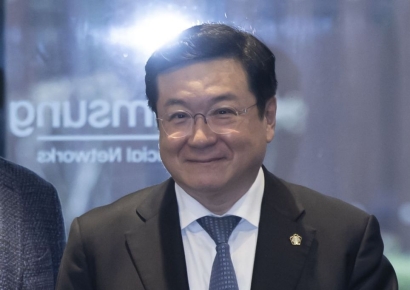 이찬희 삼성 준감위원장 "반도체 수장 교체, 준감위 사안은 아냐" 