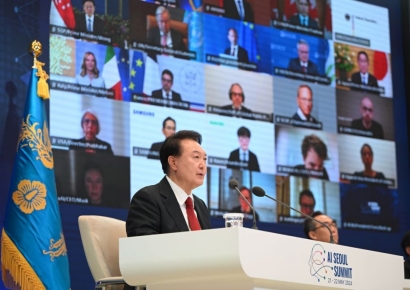 尹대통령 "안전·혁신·포용적인 AI 생태계 중요"…서울 선언문 채택(종합)  