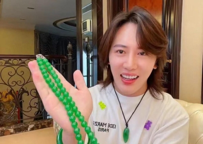 "19억원 치장해야 외출"...中인플루언서, SNS서 퇴출된 이유 