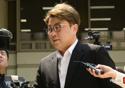 "성실하게 수사받겠다"더니…김호중, 아이폰 3대 비밀번호 제출 거부