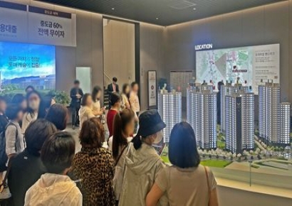 ‘김해 구산 롯데캐슬 시그니처’ 견본주택 인파 몰려