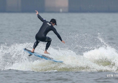 [포토] 수상레저 즐기며 날리는 더위