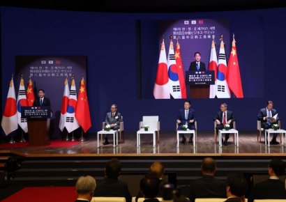 [속보]한·일·중 정상 공동선언…"3국 FTA 협상 속도 높이기 위한 논의 지속"