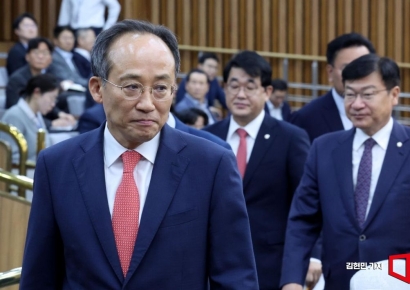 [포토] 원내대책회의 참석하는 추경호