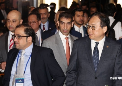 [포토] 입장하는 통상교섭본부장과 UAE 경제부 특임장관