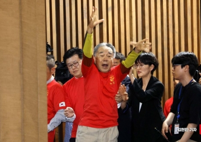 [포토] 국민의힘 향해 항의하는 해병대예비역연대