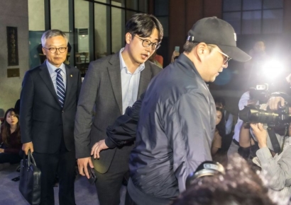 김호중, 경찰에 아이폰 3대 중 일부 비밀번호만 제공