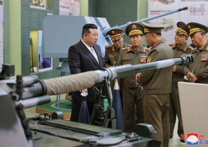 김정은 "한국, 히스테리적 광기"…정찰위성 실패 분풀이