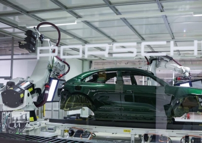 "럭셔리카도 안 팔려요"…포르쉐, 中 판매 부진 '울상'