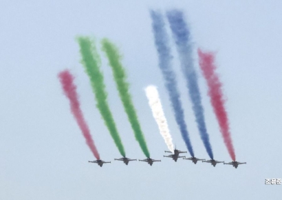 [포토] 블랙이글스, UAE 대통령 국빈 방한 축하 비행