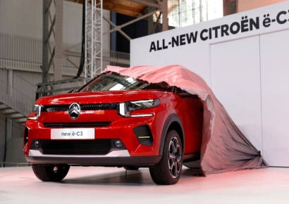 전기차 '피 튀기는 저가 경쟁'…반값 테슬라 이어 스텔란티스도 참전