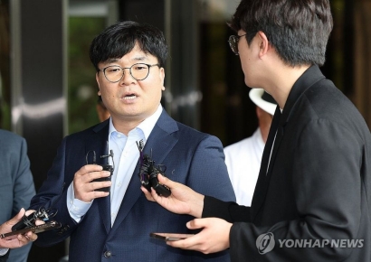 검찰 출석 이명수 기자 "청탁 전화 없었음 디올백 몰카 취재 없었다"