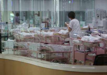 "돈 준다고 애 낳냐"…출산지원금, 무용론 입증됐다