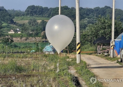 北 오물풍선 격추 안한 이유는?…“교전행위 준하는 도발”