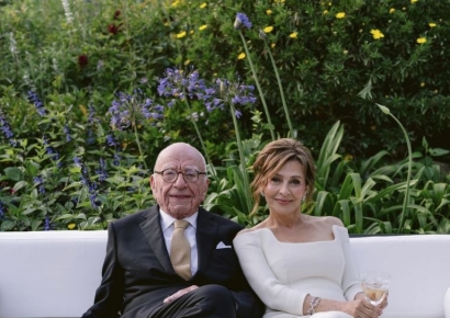 93세에 5번째 결혼식 올린 '미디어 재벌'…이번엔 26세 연하 과학자