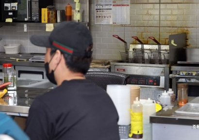 "금융부담 커"…대책 마련 나선 당국[위기의 자영업자]③