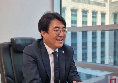 민주, 朴 예방한 與에 "상황 인식 개탄스러워…이명박근혜당 회귀"