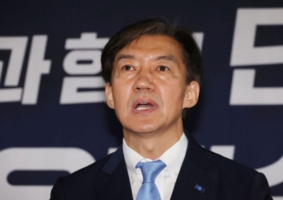 與 의원 "尹 축하난 거부한 조국, 좀 웃겼다…센 척하는 느낌"