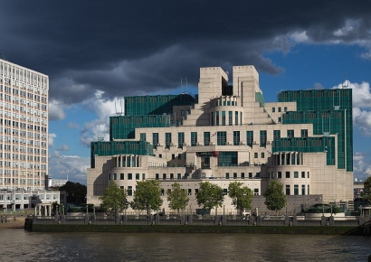 英 007 스파이 알고보니 中 공무원 출신…"정식 훈련도 받아"