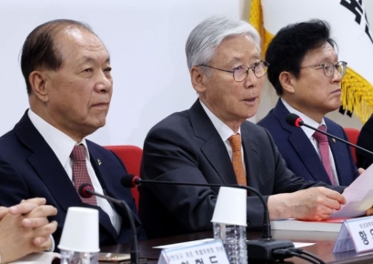 [포토] 발언하는 여상규 당헌당규 개정 특위위원장